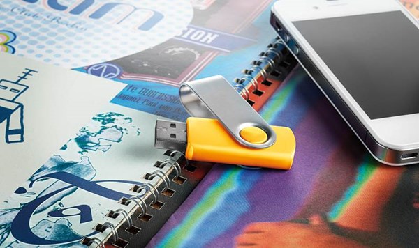 Obrázky: Techmate žlto-strieb. vykláp. USB flash disk 16GB, Obrázok 5
