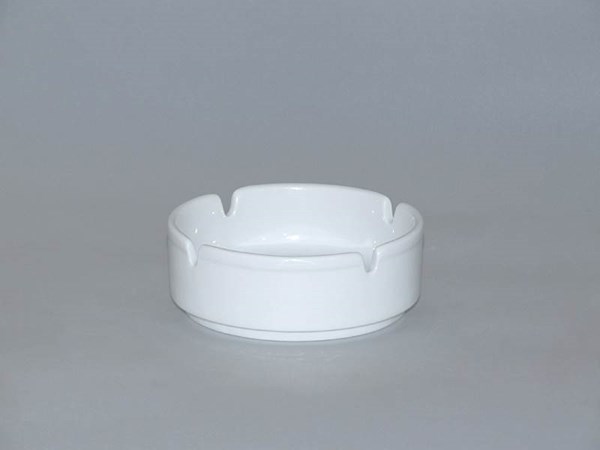 Obrázky: Biely porcelánový popolník so štyrmi výrezmi, Obrázok 3