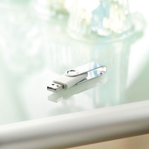 Obrázky: USB kľúč Techmate vyklápací, 2GB, biela-strieborná, Obrázok 7