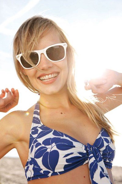 Obrázky: Slnečné okuliare s UV ochranou s bielym rámom, Obrázok 3