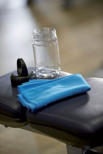 Obrázky: Modrý chladiaci fitness uterák v tesniacej fľaši, Obrázok 5