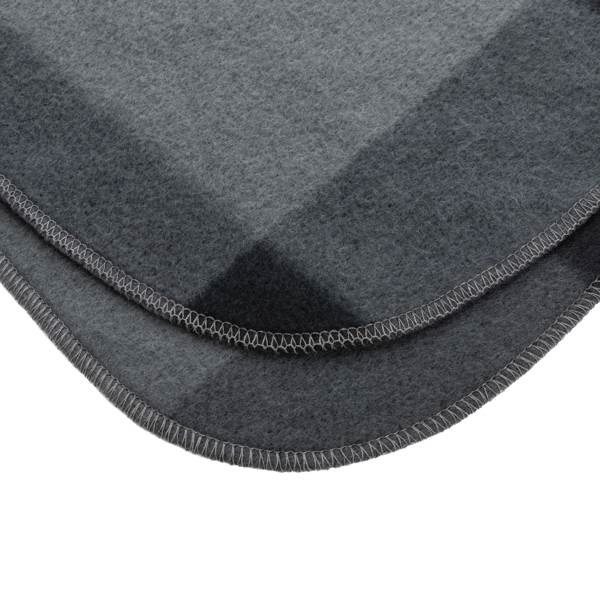 Obrázky: Šedo-čierna kockovaná flísová deka, Obrázok 2