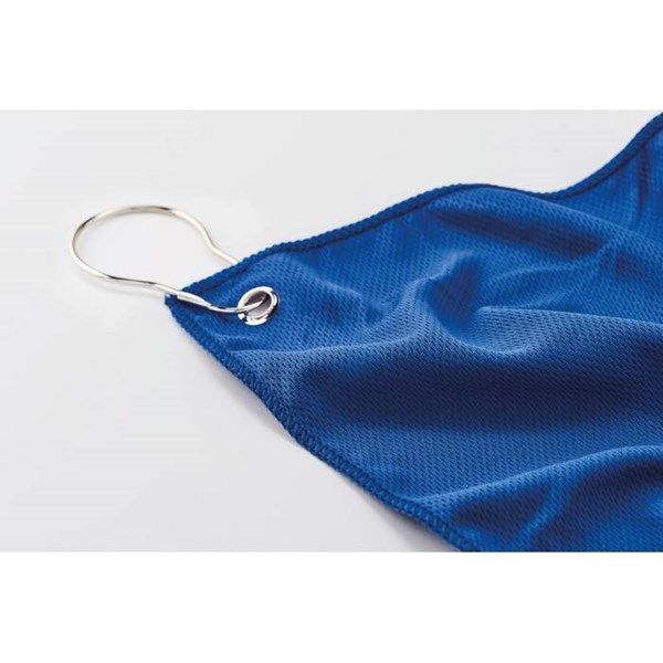 Obrázky: Modrý golfový RPET uterák s háčikom, Obrázok 5