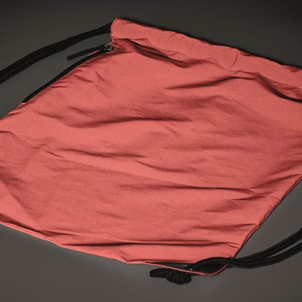 Obrázky: Červený lesklý sťahovací ruksak, bočné vrecko, Obrázok 5