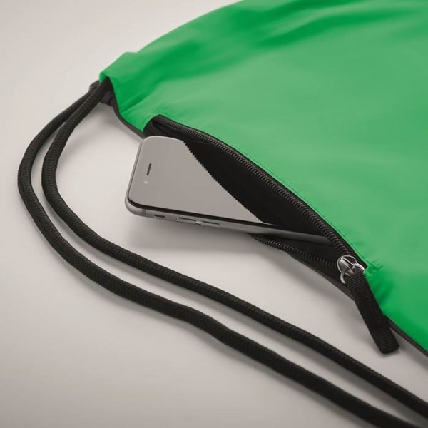 Obrázky: Zelený lesklý sťahovací ruksak, bočné vrecko, Obrázok 4