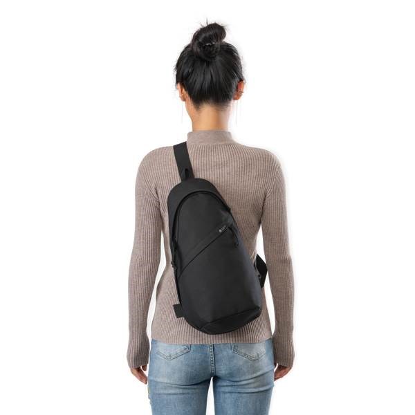 Obrázky: Čierna crossbody taška Renew z rPET AWARE, Obrázok 3