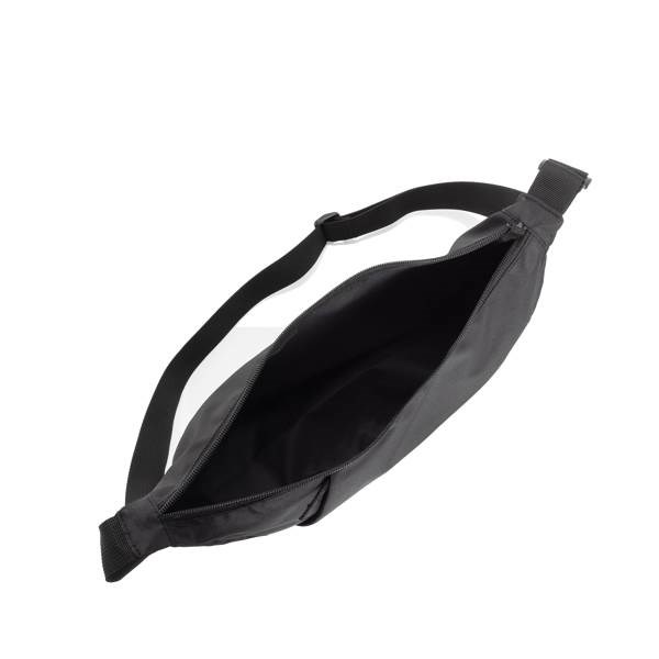 Obrázky: Crossbody XL polmesiac z RPET AWARE , čierna, Obrázok 4