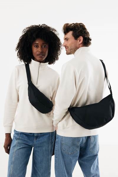 Obrázky: Crossbody XL polmesiac z RPET AWARE , čierna, Obrázok 7