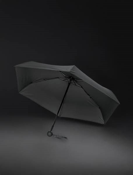 Obrázky: Čierny super mini man. pongee dáždnik RPET AWARE, Obrázok 6