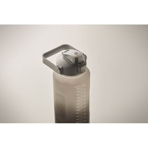 Obrázky: Motivačná fľaša na vodu z RPET, 2000 ml, čierna, Obrázok 6