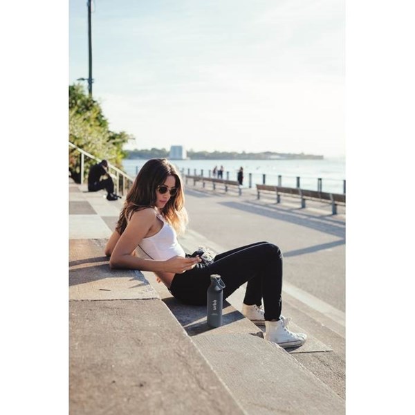 Obrázky: Jednostenná fľaša 500ml s pogum.povrch.,petrolej, Obrázok 10