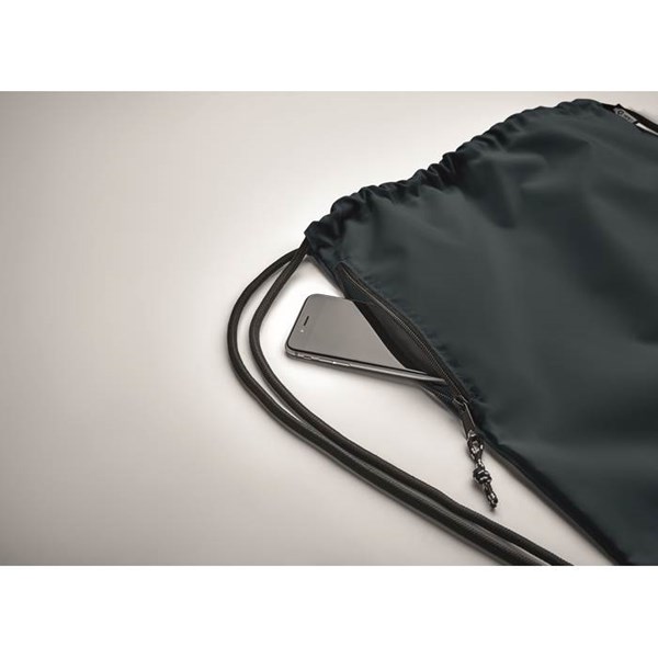 Obrázky: Veľký tmavomodrý sťahovací ruksak 300D RPET, Obrázok 4