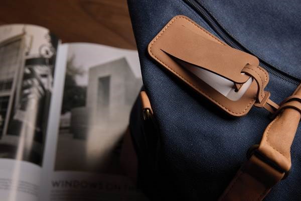 Obrázky: Visačka na batožinu VINGA od RCS, hnedá, Obrázok 6