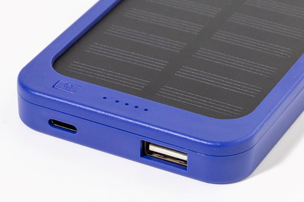 Obrázky: Powerbanka 4000 mAh z ABS, solárne nab., modrá, Obrázok 5