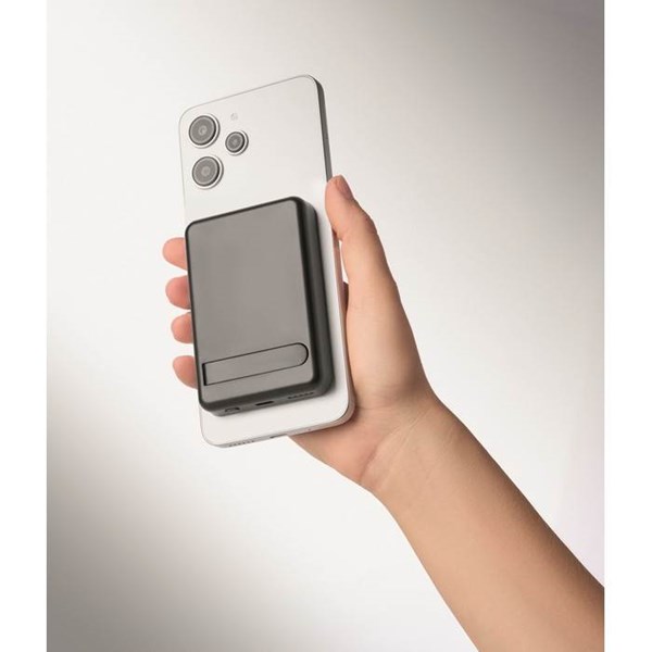 Obrázky: Čierna magnetická powerbanka - sada 5000mAh, Obrázok 6