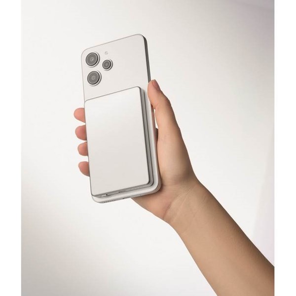 Obrázky: Matne strieborná magnetická powerbanka 5000mAh 15W, Obrázok 4