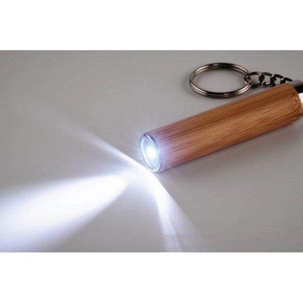 Obrázky: Bambusová LED baterka/prívesok na kľúče s kroužkem, Obrázok 4