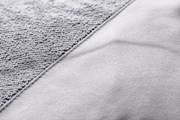 Obrázky: Šedý športový uterák VINGA z GRS RPET 140x70cm, Obrázok 3