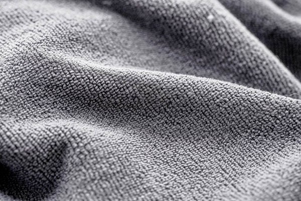 Obrázky: Šedý športový uterák VINGA z GRS RPET 140x70cm, Obrázok 4